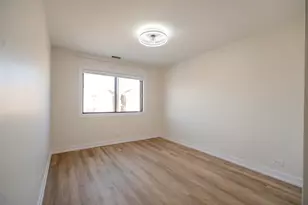 2740 W Farragut Ave, Chicago, IL 60625 - Photo 16