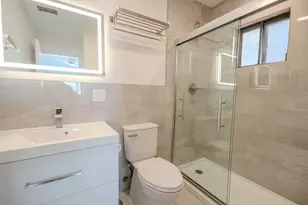 2740 W Farragut Ave, Chicago, IL 60625 - Photo 12