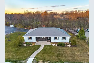 704 E 9th Street, Lockport, IL 60441 - Photo 6