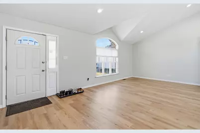 18710 Walnut Avenue, Country Club Hills, IL 60478 - Photo 8