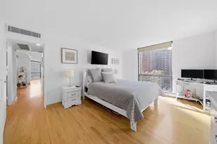 1310 N Ritchie Ct, Chicago, IL 60610 - Photo 18