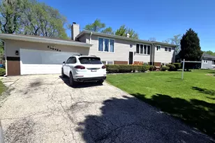 23W464 Olive Ct, Carol Stream, IL 60188 - Photo 1