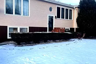 23W464 Olive Ct, Carol Stream, IL 60188 - Photo 2