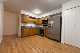 2080 Sutherland Pl, Hoffman Estates, IL 60169 - Photo 6