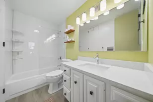 100 E Walton St, Chicago, IL 60611 - Photo 20