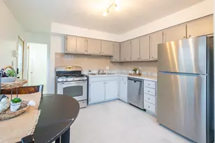 1607 Hovey Ave, Normal, IL 61761 - Photo 2