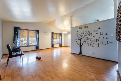 7719 S Merrill Avenue, Chicago, IL 60649 - Photo 2