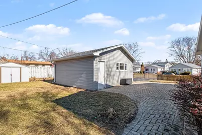 604 Woodmoor Drive, Round Lake Beach, IL 60073 - Photo 14