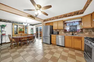 10732 S Meadow Ln, Palos Hills, IL 60465 - Photo 6