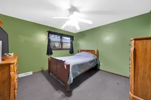 10732 S Meadow Ln, Palos Hills, IL 60465 - Photo 16