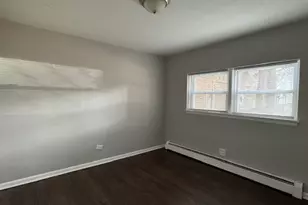 3352 W Hutchinson St, Chicago, IL 60618 - Photo 6