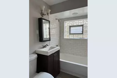 3352 W Hutchinson Street #1R, Chicago, IL 60618 - Photo 12