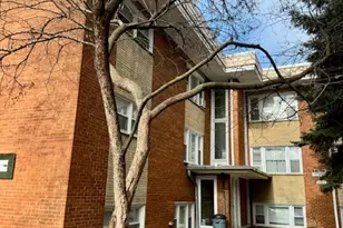 3352 W Hutchinson St, Chicago, IL 60618 - Photo 2