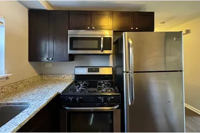 3352 W Hutchinson Street #1R, Chicago, IL 60618 - Photo 8