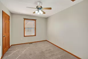 1302 Deerpath Dr, Yorkville, IL 60560 - Photo 44