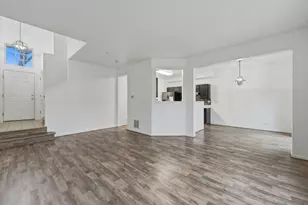 1438 Yellowstone Dr, Streamwood, IL 60107 - Photo 4