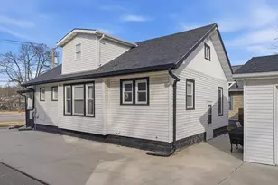 624 Palmyra St, Dixon, IL 61021 - Photo 6