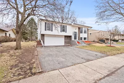 153 SW Camelot Way, Bolingbrook, IL 60440 - Photo 2