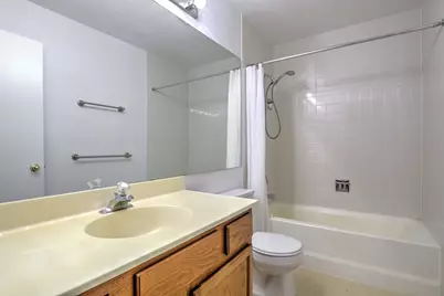 548 Woodhaven Drive, Mundelein, IL 60060 - Photo 16