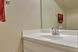 548 Woodhaven Dr, Mundelein, IL 60060 - Photo 10