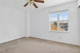 548 Woodhaven Dr, Mundelein, IL 60060 - Photo 14