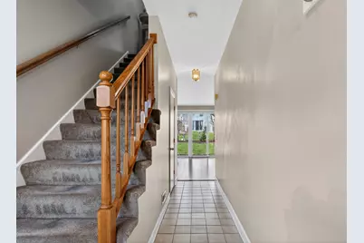 548 Woodhaven Drive, Mundelein, IL 60060 - Photo 2