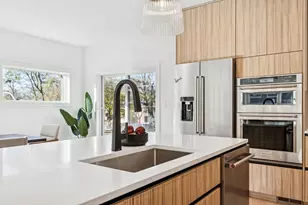 702 E 41st St, Chicago, IL 60653 - Photo 12