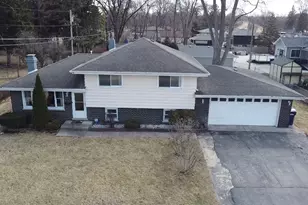 6743 W 115th St, Worth, IL 60482 - Photo 1