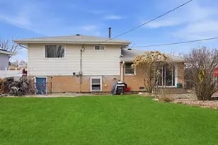 10345 Barnard Dr, Chicago Ridge, IL 60415 - Photo 20