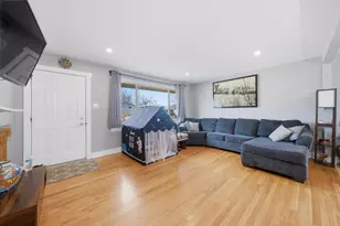 10345 Barnard Dr, Chicago Ridge, IL 60415 - Photo 4