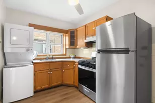 2615 W Fitch Ave, Chicago, IL 60645 - Photo 6
