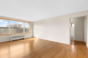 2615 W Fitch Ave, Chicago, IL 60645 - Photo 4