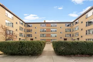 2615 W Fitch Ave, Chicago, IL 60645 - Photo 1