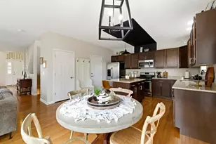 119 N 1st St, Geneva, IL 60134 - Photo 10