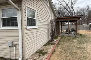 24 Cessna Dr, Centralia, IL 62801 - Photo 4