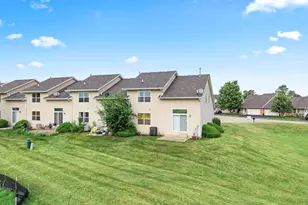 1071 Alexandria Dr, Sycamore, IL 60178 - Photo 20