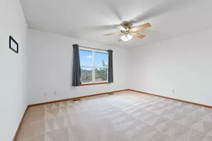 1071 Alexandria Dr, Sycamore, IL 60178 - Photo 14