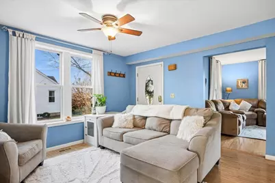 121 S Walkup Avenue, Crystal Lake, IL 60014 - Photo 10