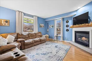 121 S Walkup Ave, Crystal Lake, IL 60014 - Photo 8