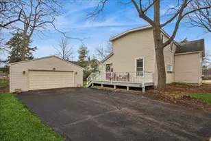 121 S Walkup Ave, Crystal Lake, IL 60014 - Photo 24