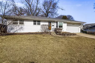340 W Middle Street, South Elgin, IL 60177 - Photo 2
