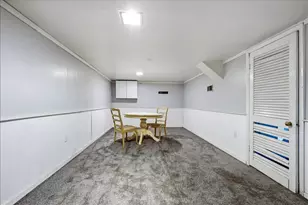 811 W College Ave, Normal, IL 61761 - Photo 22