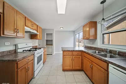 526 King Arthur Way, Bolingbrook, IL 60440 - Photo 10