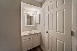 526 King Arthur Way, Bolingbrook, IL 60440 - Photo 20