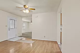 209 N Maple St, Grant Park, IL 60940 - Photo 6