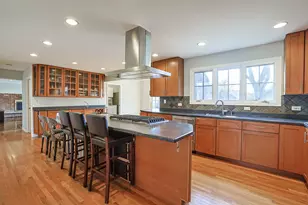 3935 Russett Ln, Northbrook, IL 60062 - Photo 8