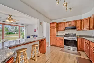 9412 Margail Ave, Des Plaines, IL 60016 - Photo 6