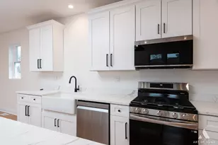 10649 S Sawyer Ave, Chicago, IL 60655 - Photo 14