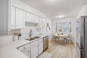 132 White Birch Ln, Westmont, IL 60559 - Photo 6