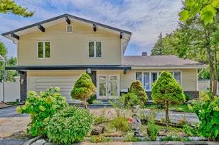 1121 N Greenfield Ln, Mount Prospect, IL 60056 - Photo 1